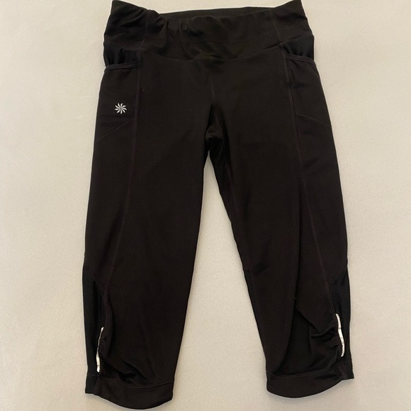 Athleta Pants - ATHLETA Cropped Leggings Women’s Size Small